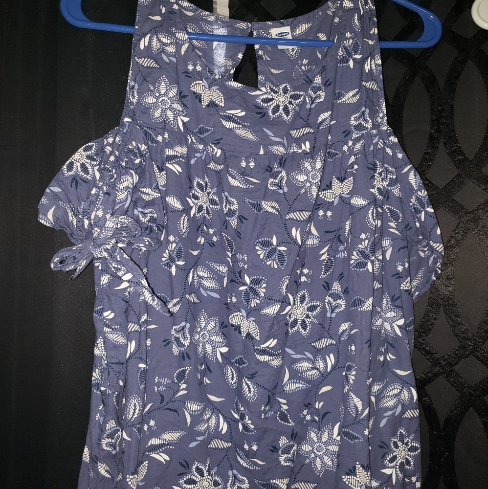Old navy cold shoulder top